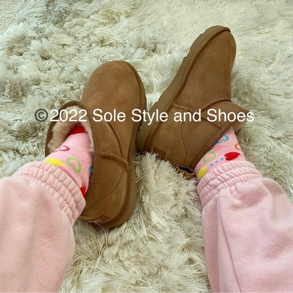 UGG Classic Ultra Mini Boots Chestnut Kid’s 6 (Will Fit a Women’s 8) - Picture 3 of 15